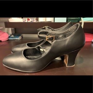 Capezio character shoes